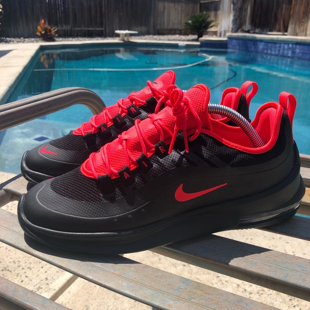 NEW Nike Air Max Axis